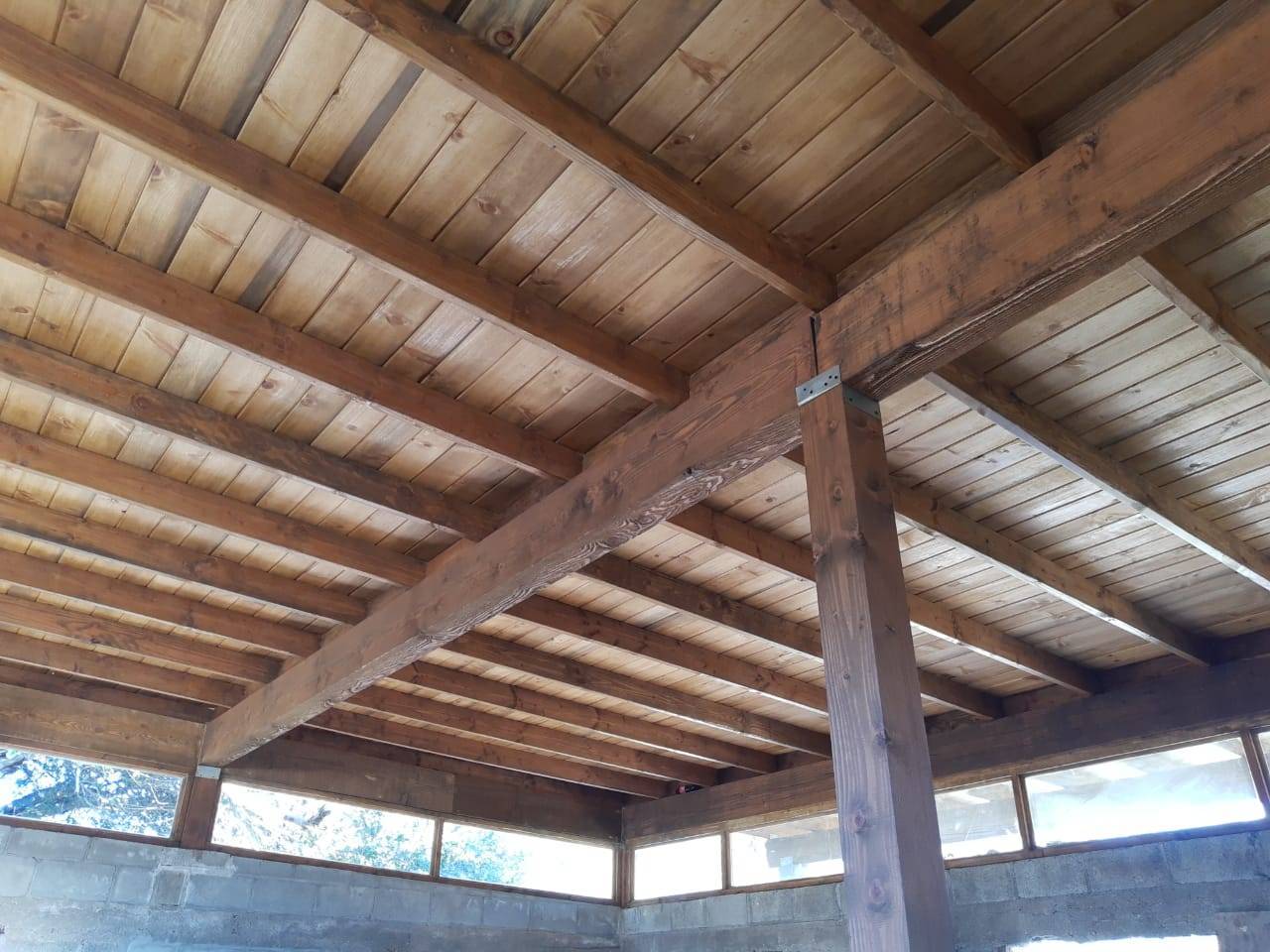 Wood roof construction